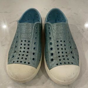 Blue, sparkle size 10 Natives